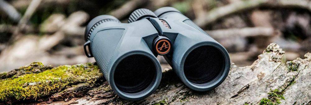Most binoculars have a rubber armor for waterproof, shockproof, and fog proof