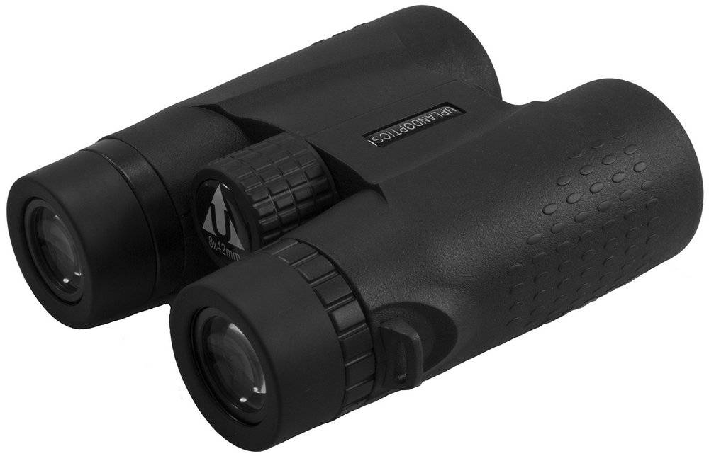 Upland Optics Perception HD 8x42mm binocular has dimple like patterns, for a firm grip