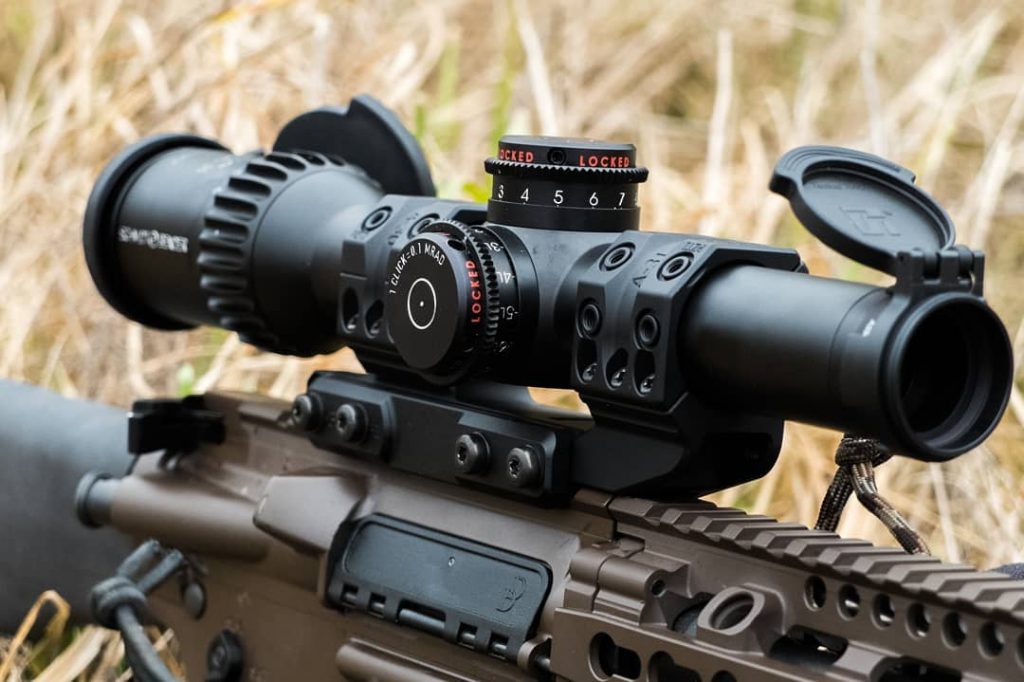 military snipers use lower magnification settings for long-range shots